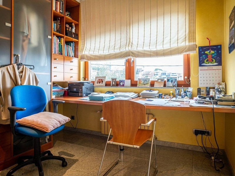 Современная вилла с бассейном в Esplugues de Llobregat, Барселона. Фото:  43