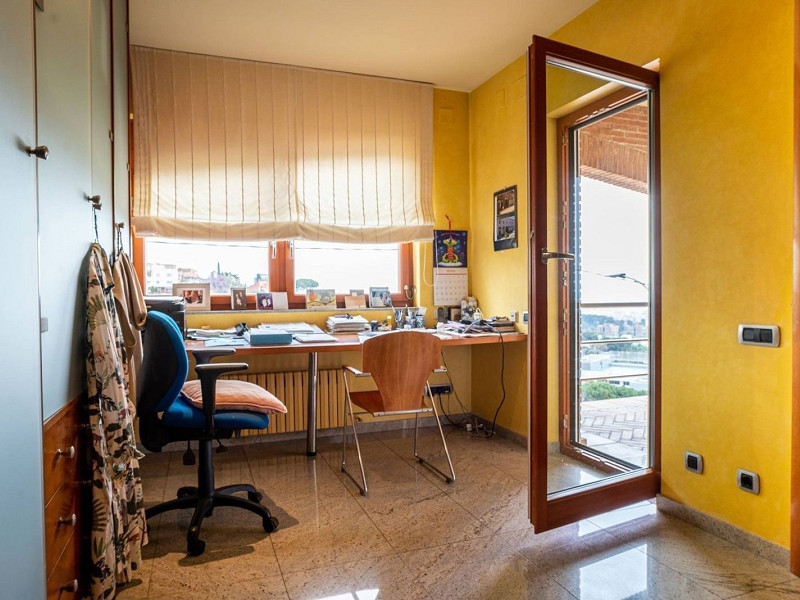 Современная вилла с бассейном в Esplugues de Llobregat, Барселона. Фото:  47