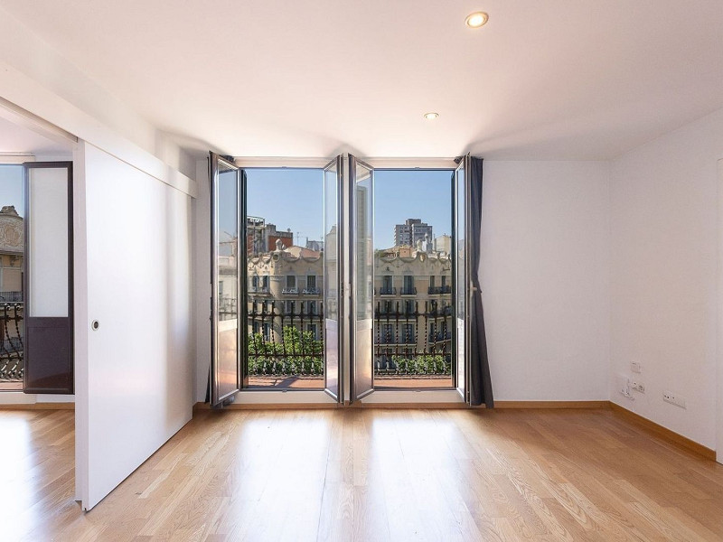 Квартира после ремонта с террасой в Quadrat d’Or, Барселона. Фото:  11