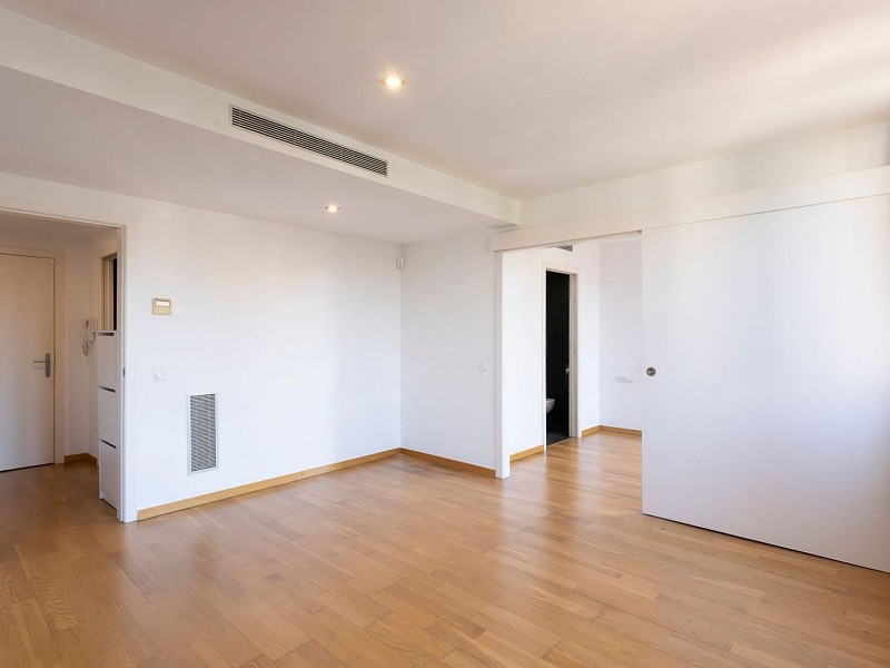 Квартира после ремонта с террасой в Quadrat d’Or, Барселона. Фото:  13