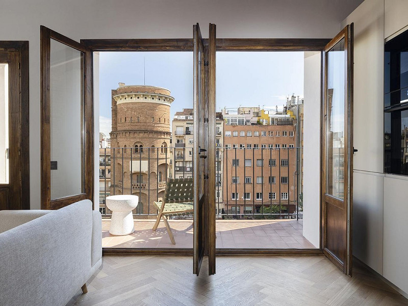 Отремонтированная квартира с частной террасой на Consell de Cent, рядом с Passeig de Gràcia. Фото:  10