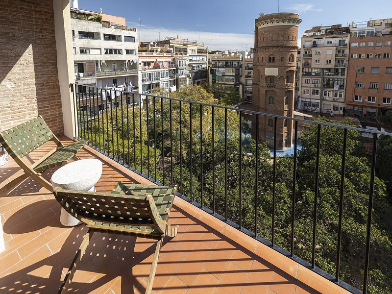 Отремонтированная квартира с частной террасой на Consell de Cent, рядом с Passeig de Gràcia. Фото:  11