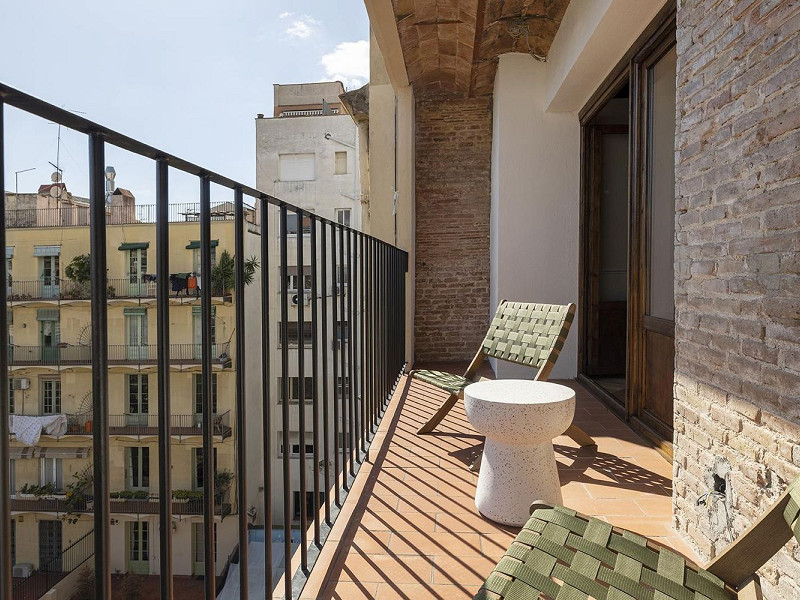 Отремонтированная квартира с частной террасой на Consell de Cent, рядом с Passeig de Gràcia. Фото:  13