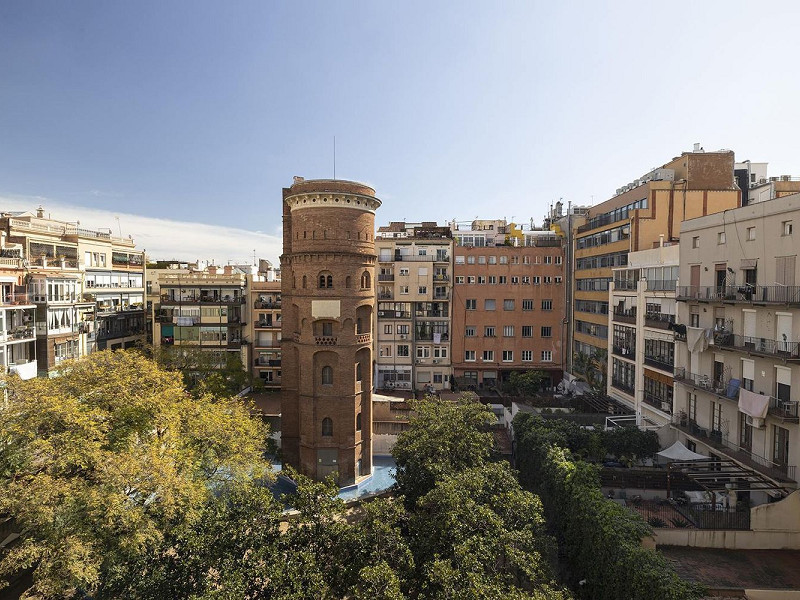 Отремонтированная квартира с частной террасой на Consell de Cent, рядом с Passeig de Gràcia. Фото:  14