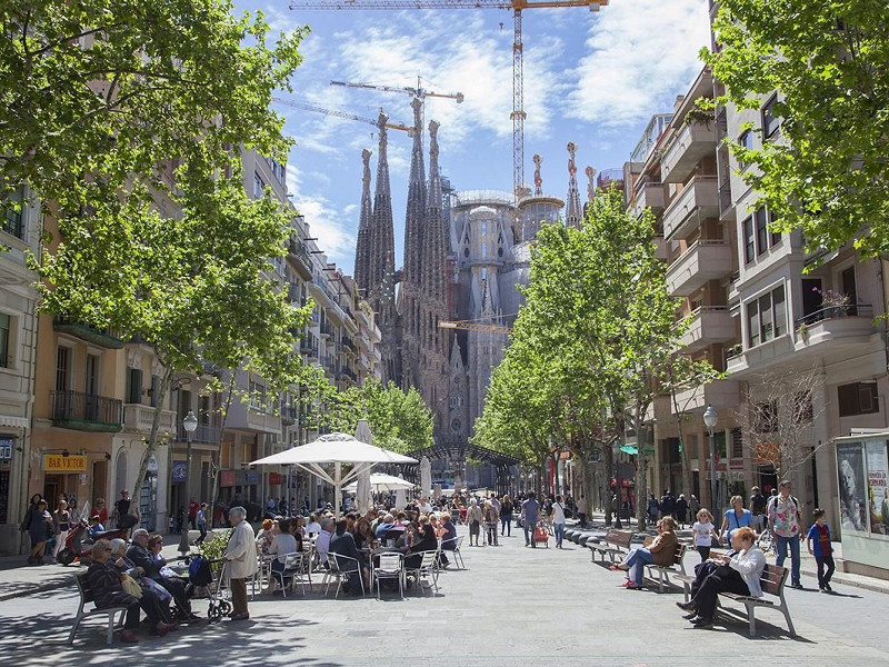Отремонтированная квартира с частной террасой на Consell de Cent, рядом с Passeig de Gràcia. Фото:  36