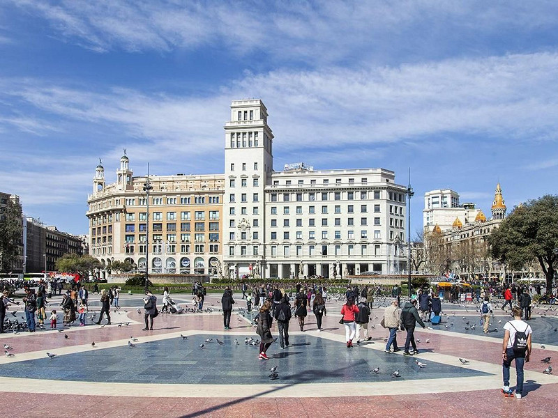 Отремонтированная квартира с частной террасой на Consell de Cent, рядом с Passeig de Gràcia. Фото:  38