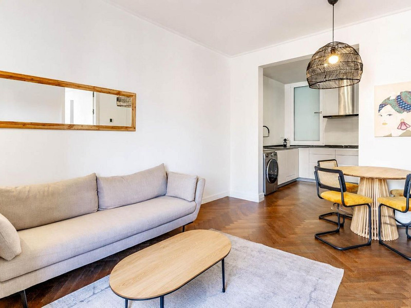 Отремонтированная квартира с видом на Саграда Фамилия и парковкой – Diagonal / Passeig Sant Joan. Фото:  3