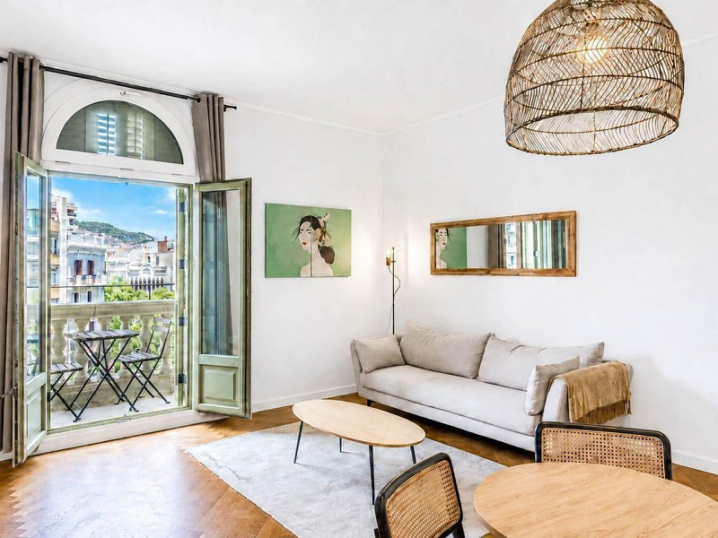 Отремонтированная квартира с видом на Саграда Фамилия и парковкой – Diagonal / Passeig Sant Joan. Фото:  6