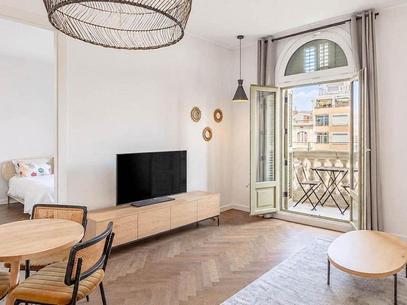 Отремонтированная квартира с видом на Саграда Фамилия и парковкой – Diagonal / Passeig Sant Joan. Фото:  7
