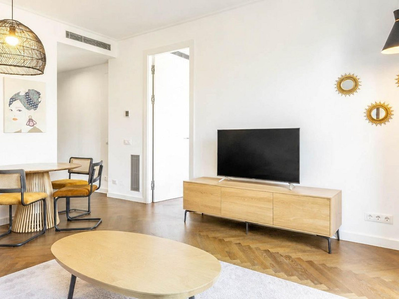 Отремонтированная квартира с видом на Саграда Фамилия и парковкой – Diagonal / Passeig Sant Joan. Фото:  8