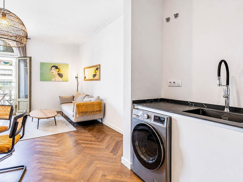 Отремонтированная квартира с видом на Саграда Фамилия и парковкой – Diagonal / Passeig Sant Joan. Фото:  9