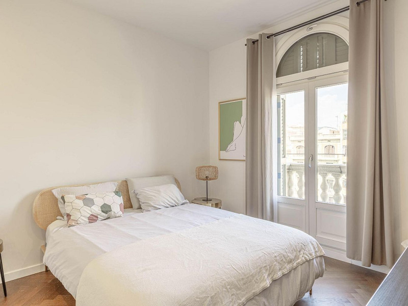 Отремонтированная квартира с видом на Саграда Фамилия и парковкой – Diagonal / Passeig Sant Joan. Фото:  17