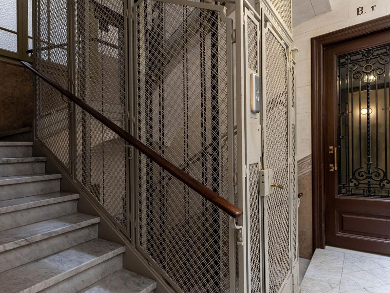 Отремонтированная квартира с видом на Саграда Фамилия и парковкой – Diagonal / Passeig Sant Joan. Фото:  28
