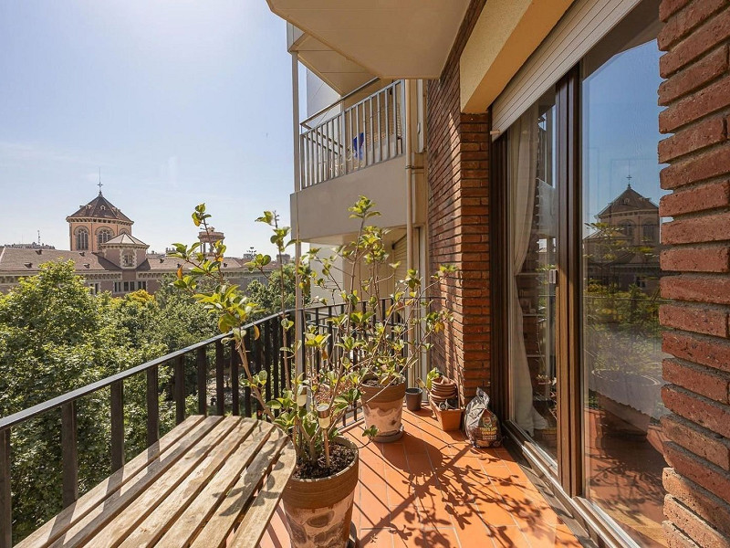 Квартира с балконом и лифтом на Enric Granados, Eixample. Фото:  2