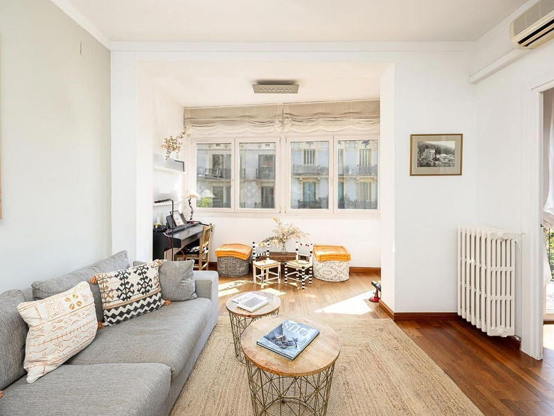 Квартира с балконом и лифтом на Enric Granados, Eixample. Фото:  4