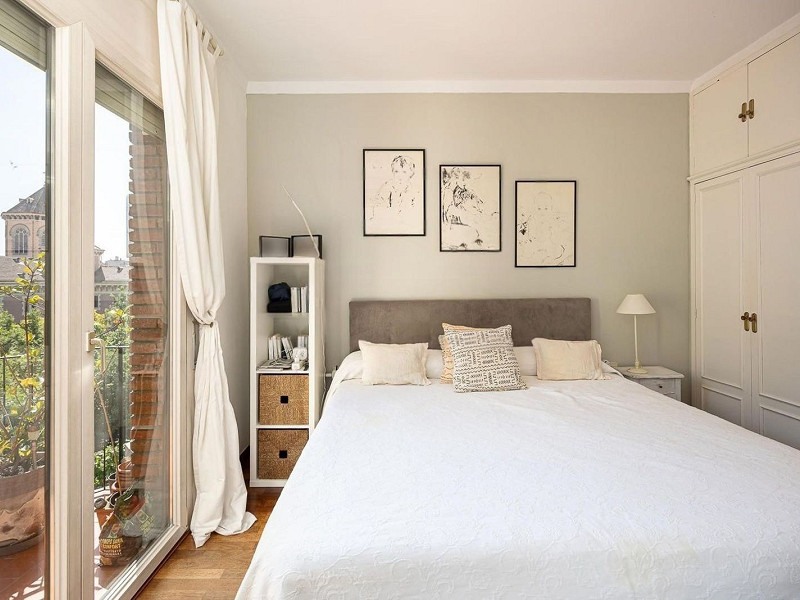 Квартира с балконом и лифтом на Enric Granados, Eixample. Фото:  8