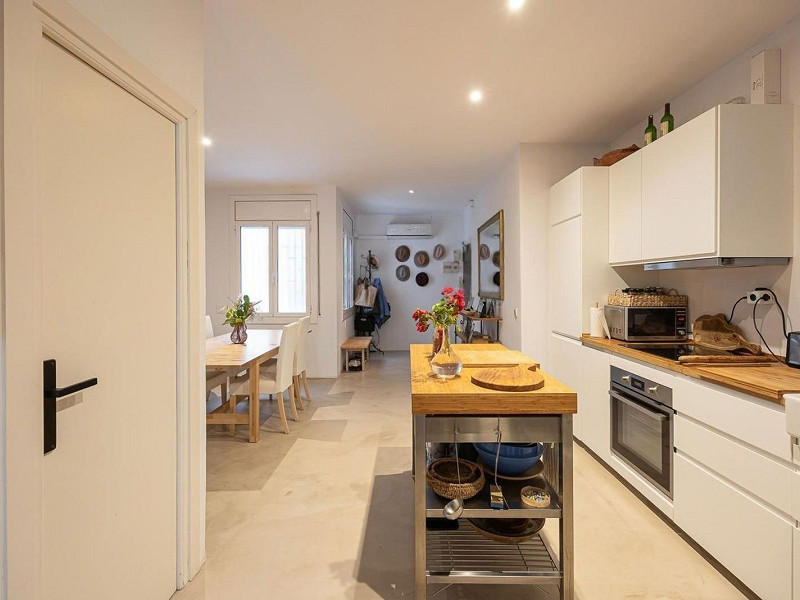 Квартира с балконом и лифтом на Enric Granados, Eixample. Фото:  22
