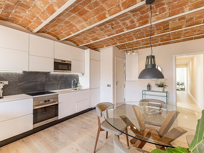 Реновированный пентхаус с собственной террасой в Eixample Esquerra. Фото:  12