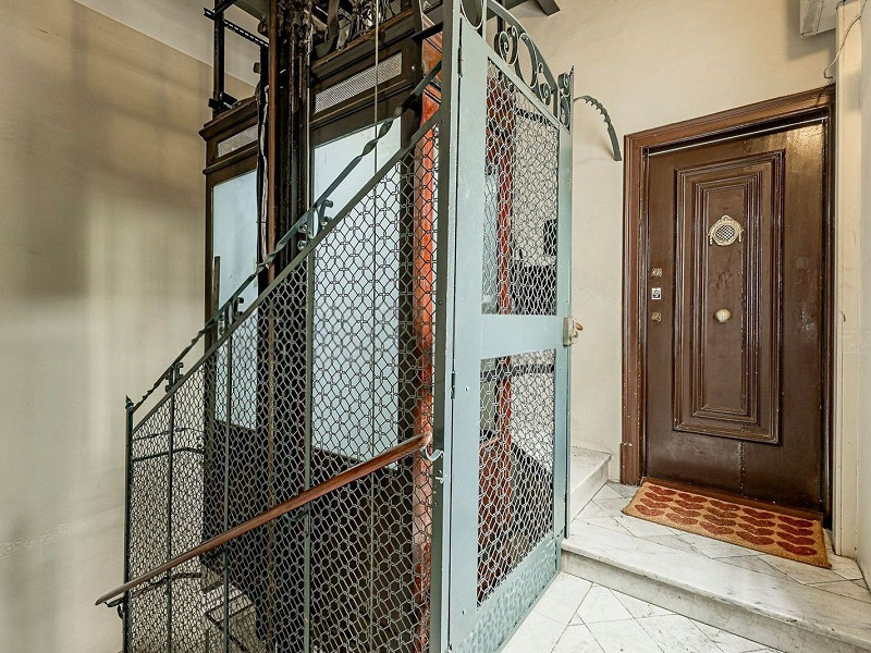 Реновированный пентхаус с собственной террасой в Eixample Esquerra. Фото:  25