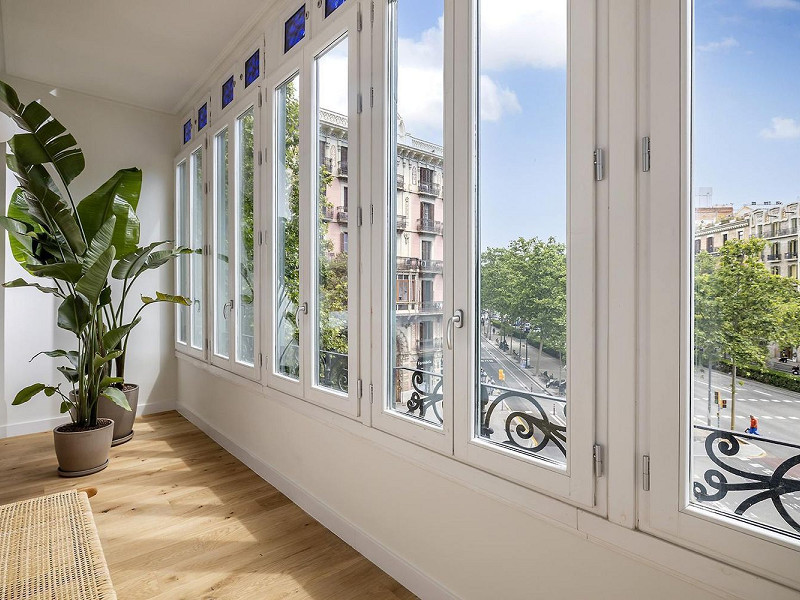 Реновированная квартира с 4 спальнями и 3 балконами на Gran Vía – Eixample. Фото:  6