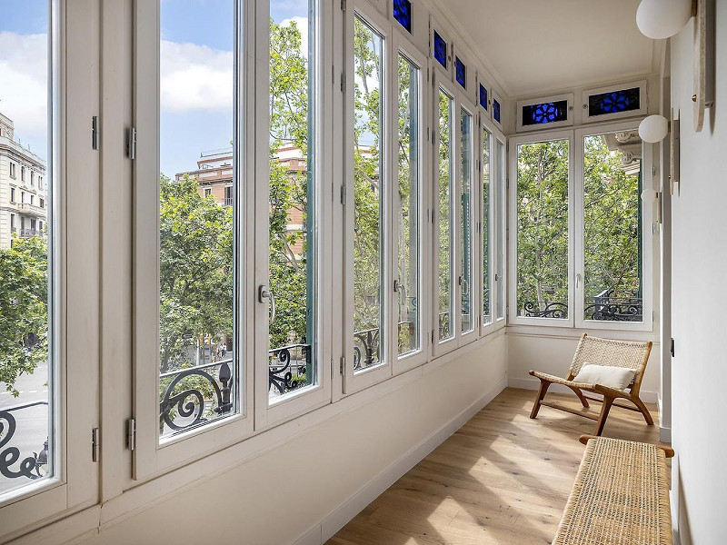 Реновированная квартира с 4 спальнями и 3 балконами на Gran Vía – Eixample. Фото:  7