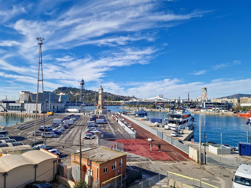 Отремонтированная квартира с террасой и видом на порт – La Barceloneta, Барселона