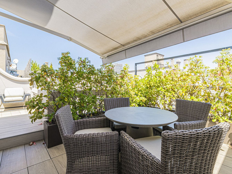 Duplex Penthouse with Expansive Terraces in Sant Gervasi-Galvany, Barcelona. Photo:  23