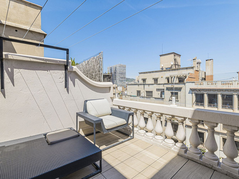 Duplex Penthouse with Expansive Terraces in Sant Gervasi-Galvany, Barcelona. Photo:  24