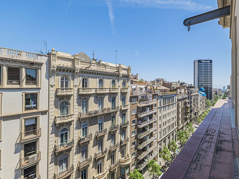 Duplex Penthouse with Expansive Terraces in Sant Gervasi-Galvany, Barcelona. Photo:  25