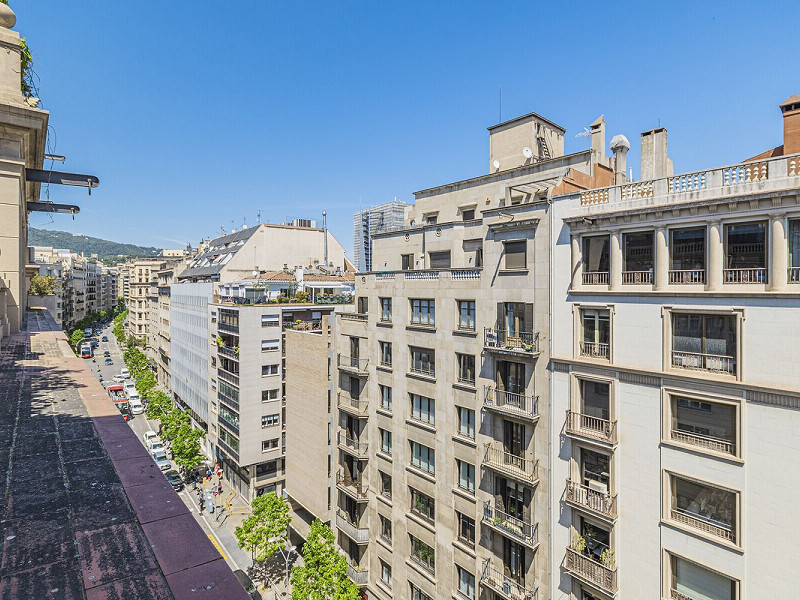 Duplex Penthouse with Expansive Terraces in Sant Gervasi-Galvany, Barcelona. Photo:  26