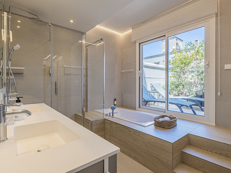 Duplex Penthouse with Expansive Terraces in Sant Gervasi-Galvany, Barcelona. Photo:  36