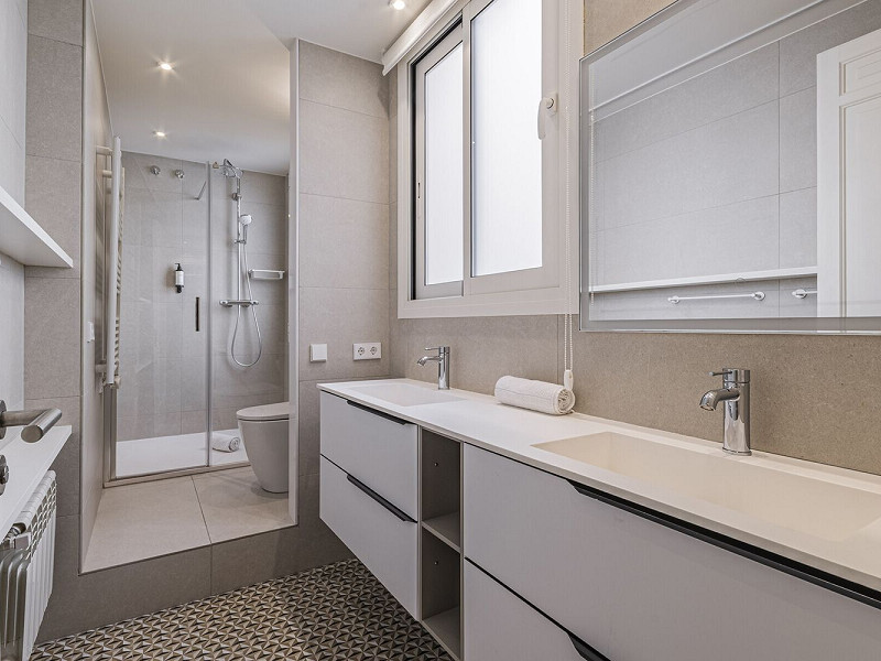 Duplex Penthouse with Expansive Terraces in Sant Gervasi-Galvany, Barcelona. Photo:  43