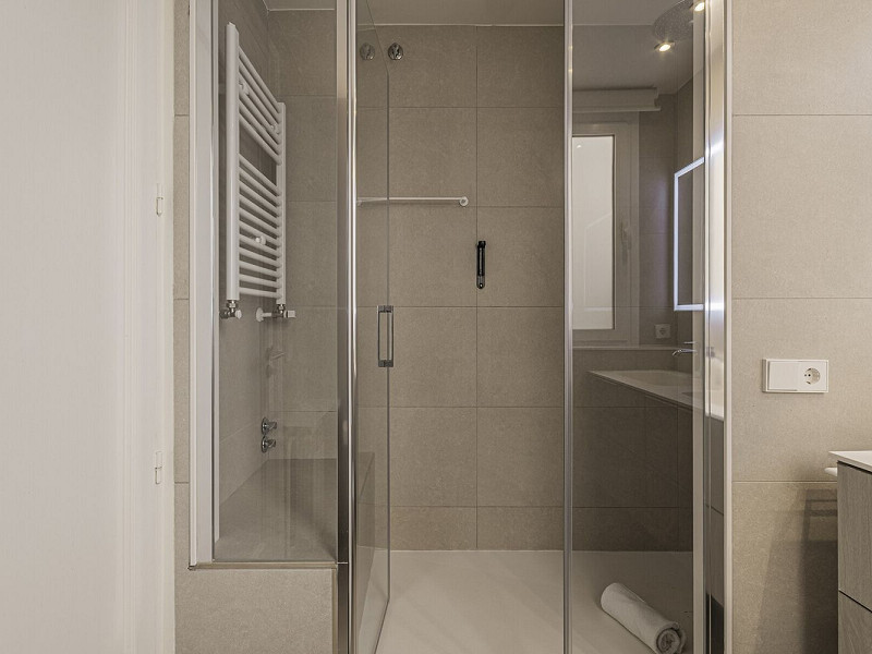 Duplex Penthouse with Expansive Terraces in Sant Gervasi-Galvany, Barcelona. Photo:  60