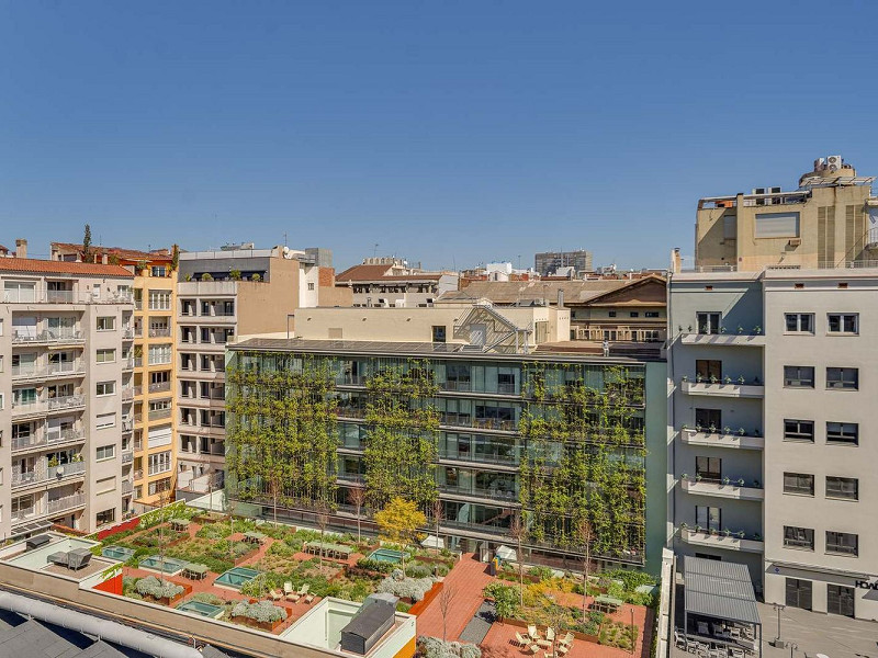 Отремонтированная квартира с террасой в Sant Gervasi-Galvany, Барселона. Фото:  43