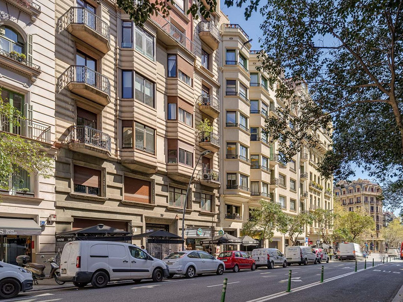 Отремонтированная квартира с террасой в Sant Gervasi-Galvany, Барселона. Фото:  44