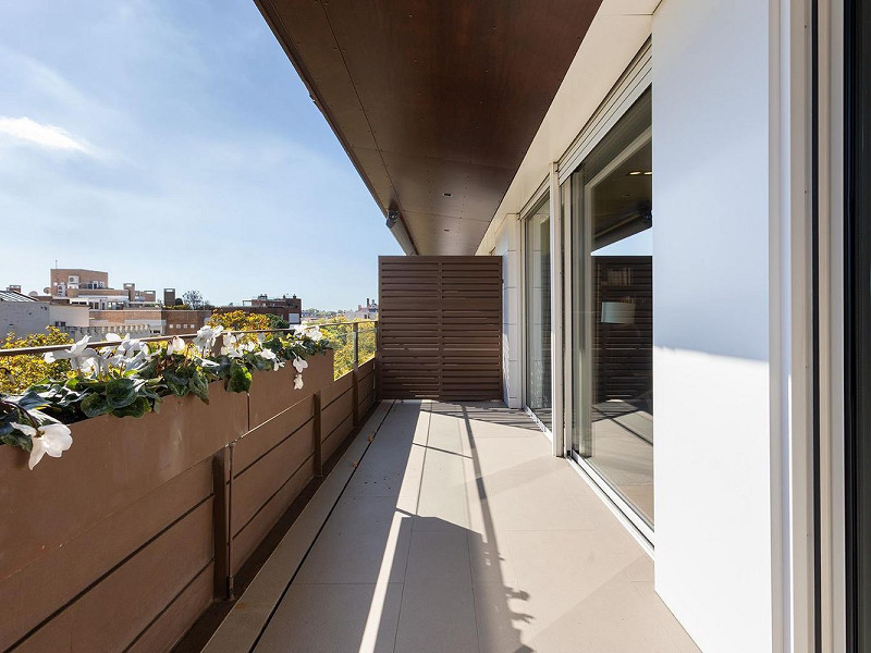 Exclusive Renovated Apartment with Terraces and Sea Views in Pedralbes, Barcelona. Photo:  15