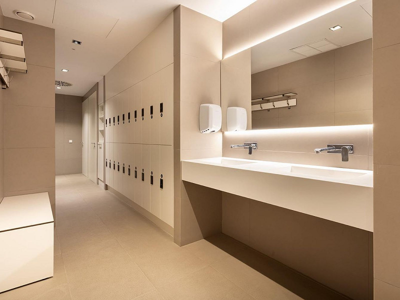 Exclusive Renovated Apartment with Terraces and Sea Views in Pedralbes, Barcelona. Photo:  52