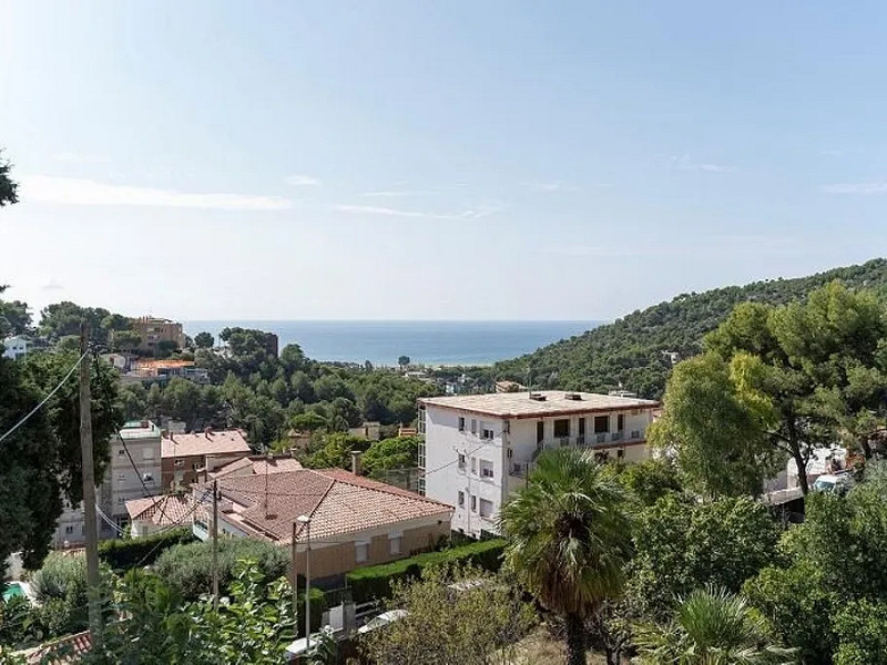 Modernist house in Castelldefels. Photo:  22