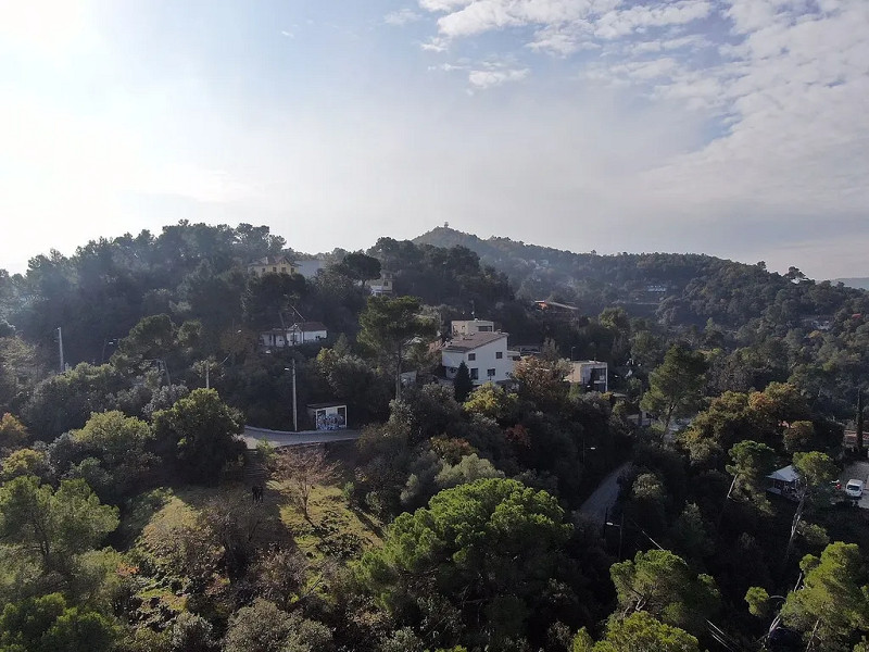 Detached houses under construction in the Floresta area of Sant Cugat. Photo:  17