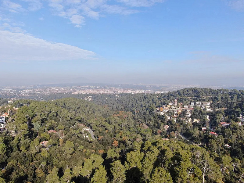 Detached houses under construction in the Floresta area of Sant Cugat. Photo:  19