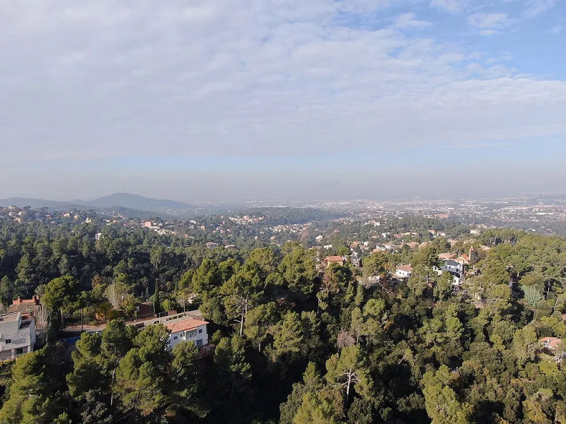 Detached houses under construction in the Floresta area of Sant Cugat. Photo:  20