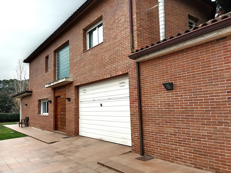 Country house with tourist license in the area of La Vall d'en Bas in Sant Cugat. Photo:  7