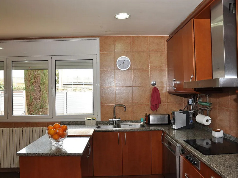 Country house with tourist license in the area of La Vall d'en Bas in Sant Cugat. Photo:  12