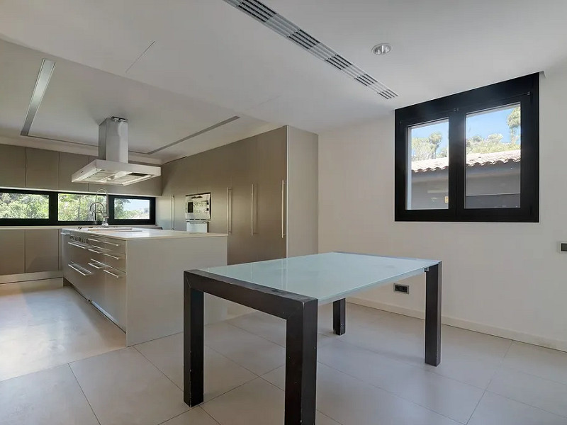 Exclusive villa with swimming pool in Sant Cugat.. Photo:  22