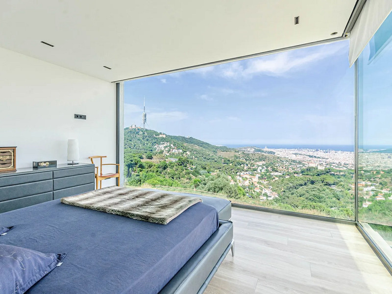 Эксклюзивная вилла с 360º панорамным видом на Барселону и окрестности . Фото:  12