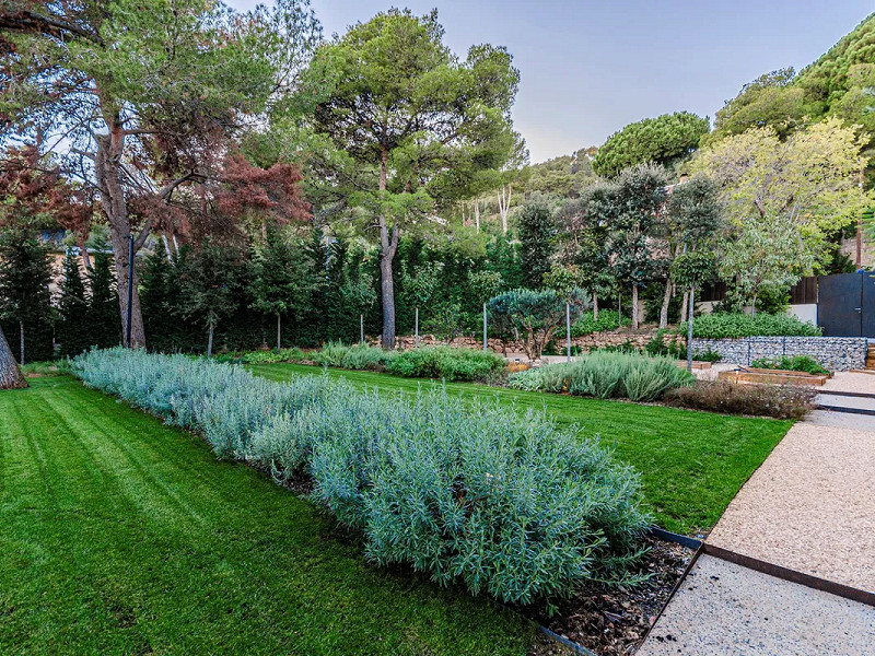 Newly built luxury villas in the most exclusive location of Barcelona in the Pedralbes area. Photo:  8