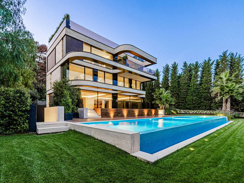 Newly built luxury villas in the most exclusive location of Barcelona in the Pedralbes area. Photo:  34