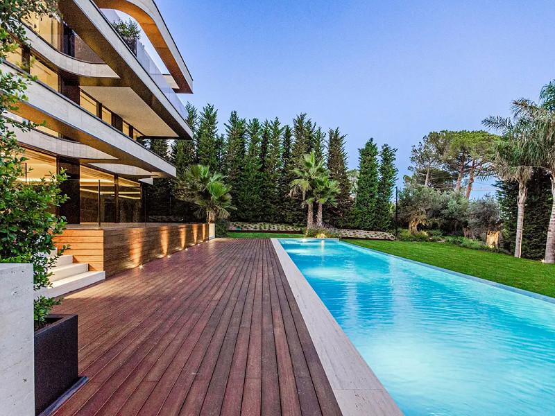 Newly built luxury villas in the most exclusive location of Barcelona in the Pedralbes area. Photo:  35