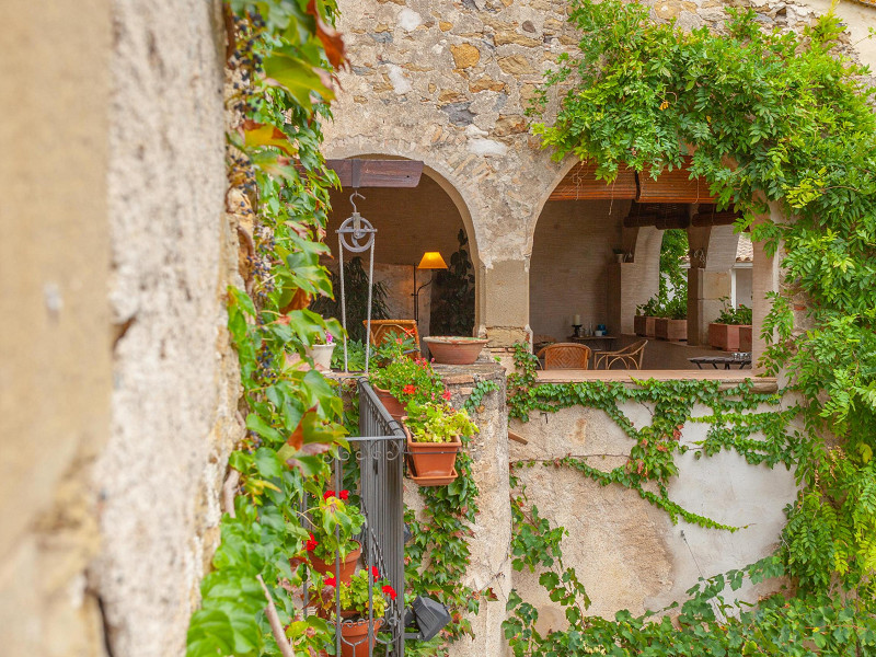 17th century mansion for holidays in Corsa on the Costa Brava. Photo:  18